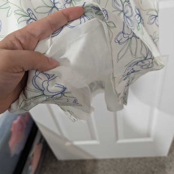 Amanda Smith White, Blue & Green Floral Embroidered Sleeveless Dress in Size 14 - Picture 8 of 9